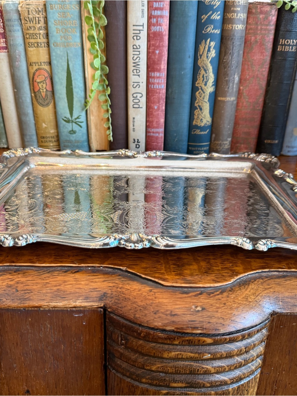 Oneida Rectangular Silver Ornate Serving Tray - Picture 11 of 16